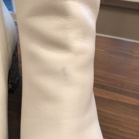 BAMBOO SIZE 9 WHITE ZIP BACK BOOTIE SNAKESKIN HEEL - Picture 5 of 10